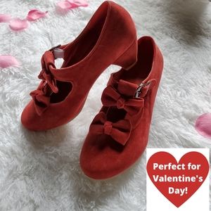 Cute red suede-like heels size 39 (US size 8)